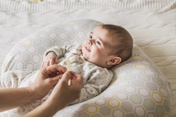 Tips menggunakan kikir kuku bayi