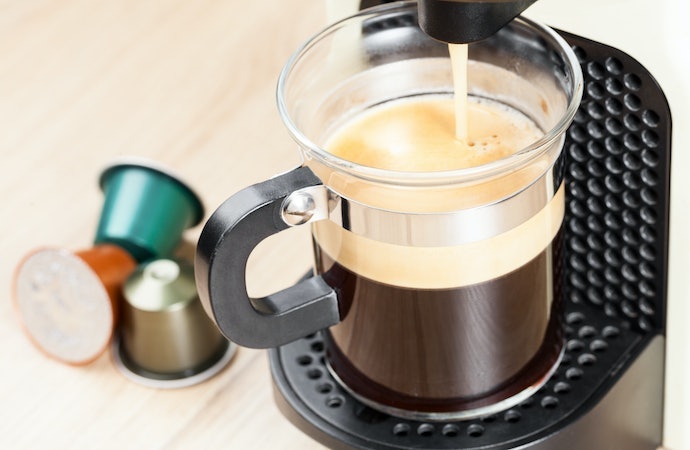 Bagaimana cara menggunakan mesin kopi kapsul?