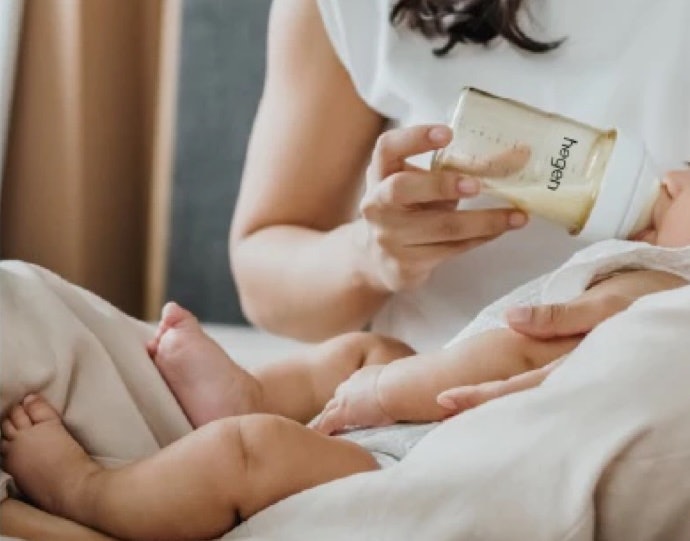 Tips agar bayi mau minum formula dari dot bayi