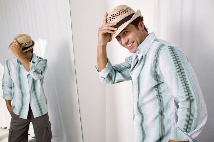 Tips OOTD style pria dengan topi fedora