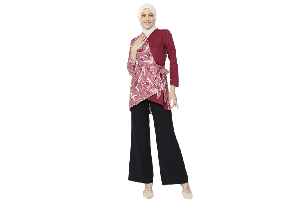 Tips OOTD tunik batik untuk hijaber modis