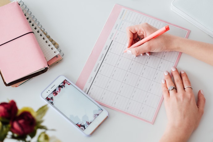 Bagaimana tips mengisi buku agenda secara rutin?
