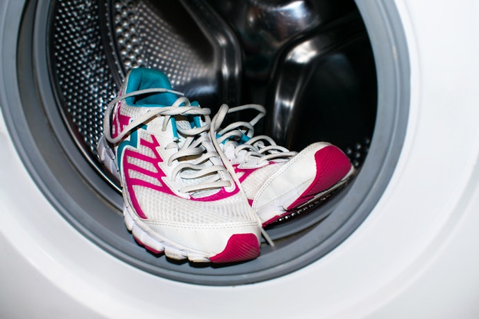 Tips membersihkan sepatu Skechers Anda