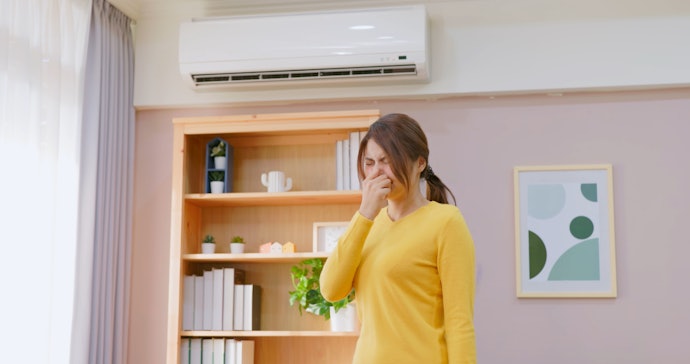 Tips membersihkan AC yang mengeluarkan bau tidak sedap