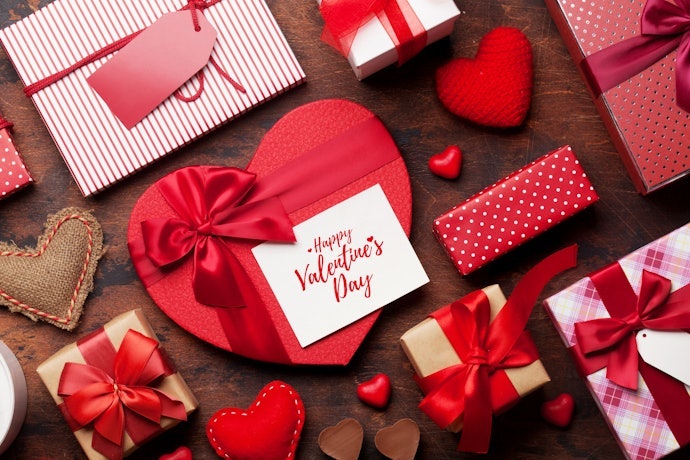 Kenapa hari Valentine identik dengan memberi kado?