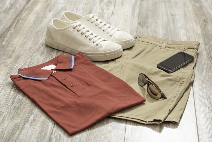 Tips padu padan celana warna khaki untuk OOTD pria