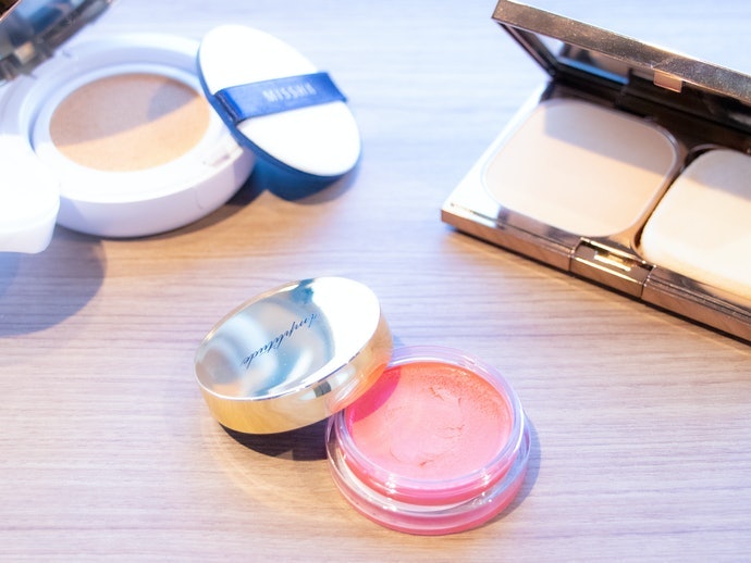 Cara memakai cream blush dengan benar