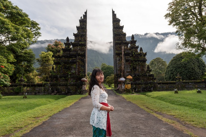 Tips OOTD kebaya putih untuk tampil cantik di berbagai kesempatan