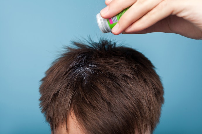 Bagaimana cara mengaplikasikan hair powder?