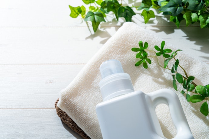 Bagaimana cara memakai parfum laundry agar tahan lama?