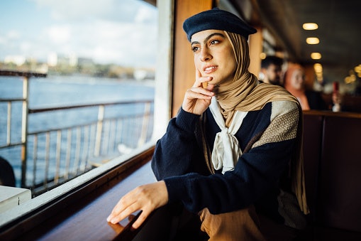 Tips padu padan dengan aksesori hijab