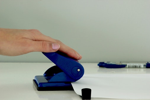 Langkah menggunakan perforator