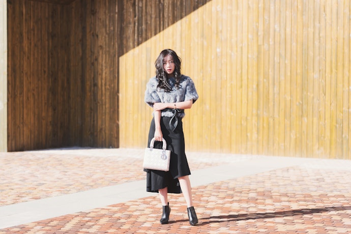 Tips mix and match dengan rok midi yang modis!