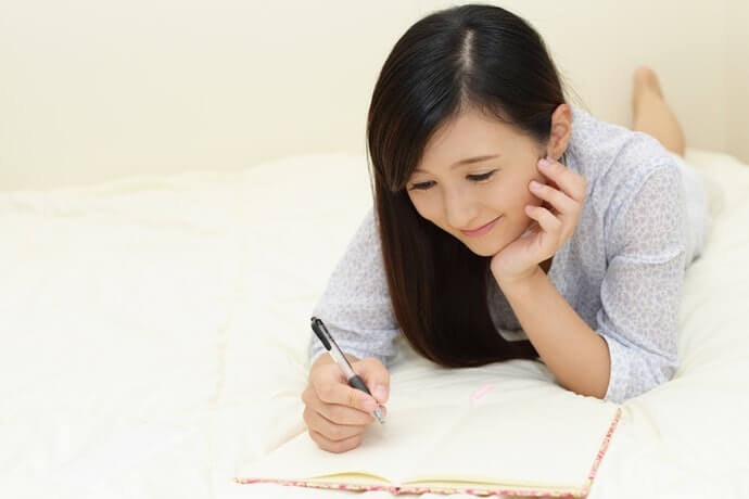Tips menulis buku diary dengan konsisten