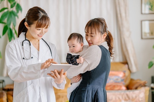 Bila bayi alergi susu sapi dan susu kedelai, konsultasikan dengan dokter untuk memperoleh formula yang sesuai