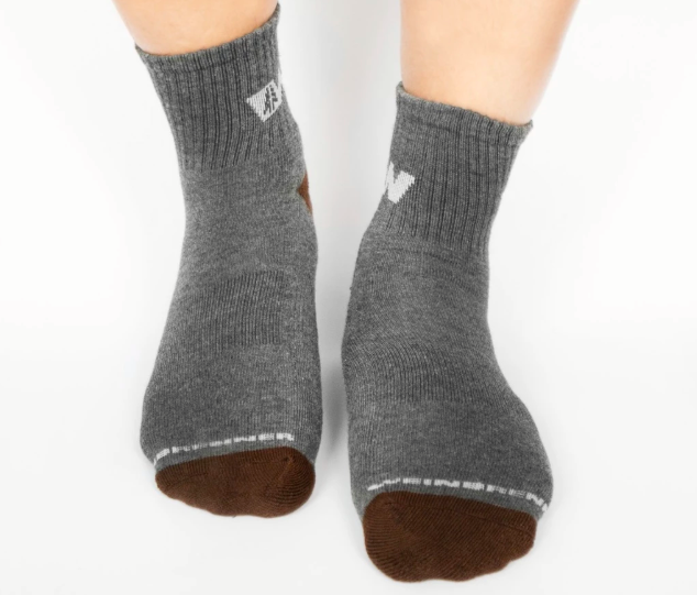 Apakah kaos kaki antibakteri efektif mencegah bau kaki?