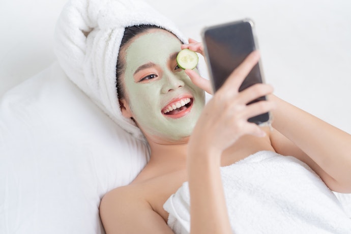 Apakah jenis masker harus disesuaikan dengan jenis kulit?
