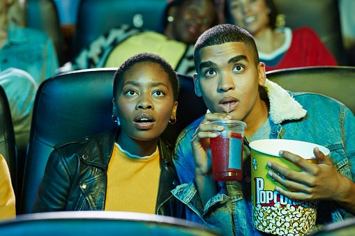 Apa daya tarik dan keseruan nonton film dengan plot twist?