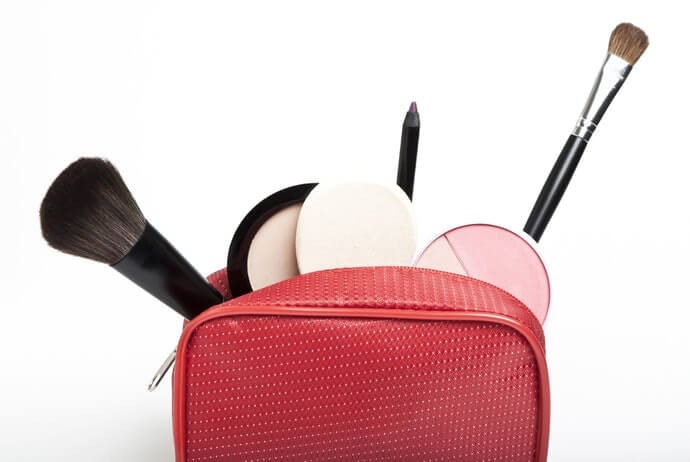 Apa itu makeup pouch?