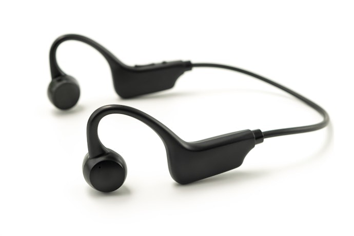 Apa perbedaan headset bone conduction dengan perangkat audio lain?