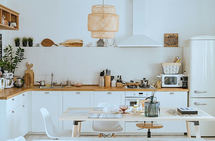 Mengapa Anda harus memasang wallpaper dapur?