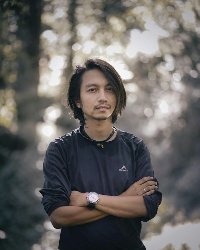 Fiersa Besari, penulis buku, YouTuber, dan pemusik populer