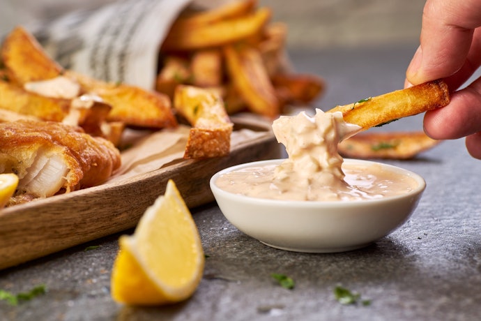 Apa itu saus tartar? Kenali perbedaannya dengan saus mayones