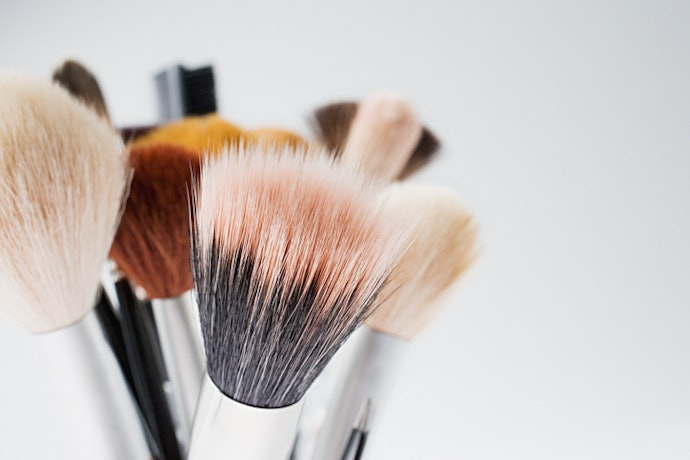 Mengapa memiliki brush cleanser sangat penting?