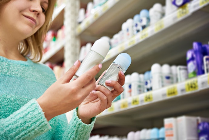 Apa keunggulan deodoran cair dibandingkan deodoran padat, krim, dan bubuk?