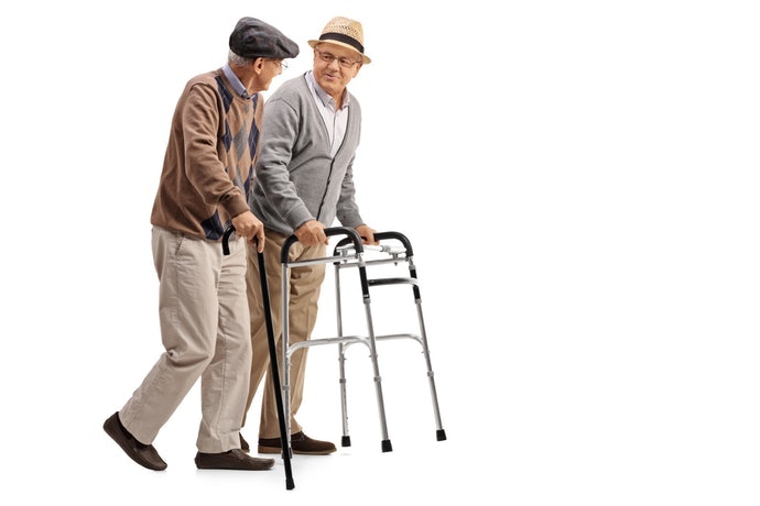 Apa perbedaan tongkat bantu jalan dengan walker?