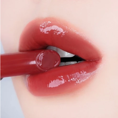Apakah lip balm dapat memerahkan bibir?