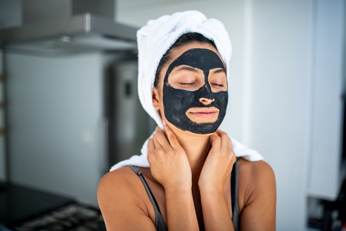 Mengecilkan pori-pori pakai masker apa?