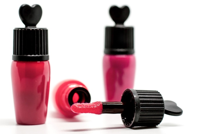 Apa perbedaan lip tint dan lip balm?