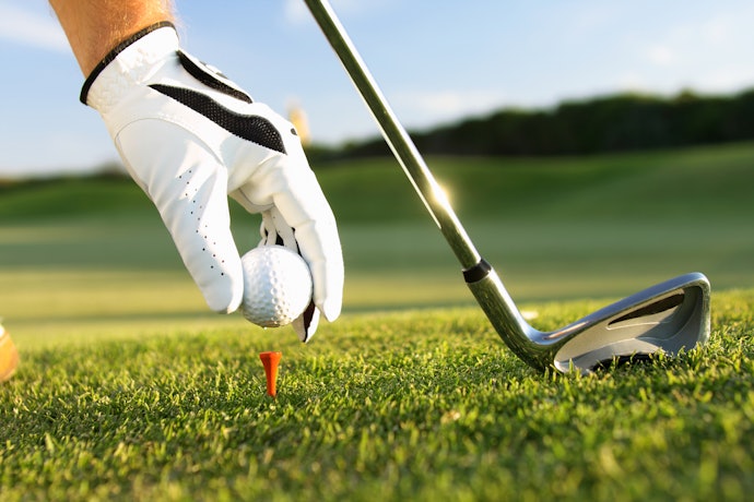 Kenapa main golf harus pakai sarung tangan?
