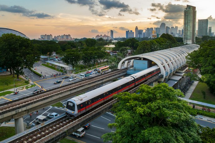 MRT, transportasi andalan warga lokal dan turis di Singapura