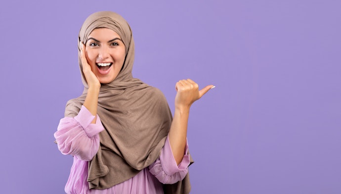 Baju lilac cocok dengan jilbab warna apa?