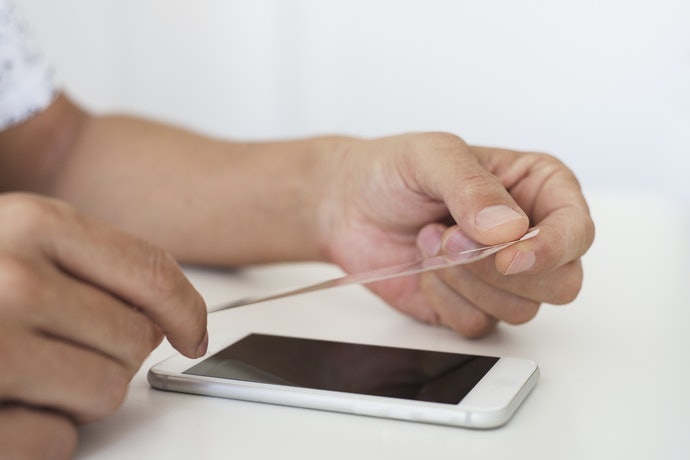 Apa perbedaan tempered glass dengan pelindung layar plastik dan hidrogel?