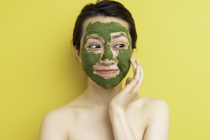 Apakah clay mask bisa menghilangkan komedo?