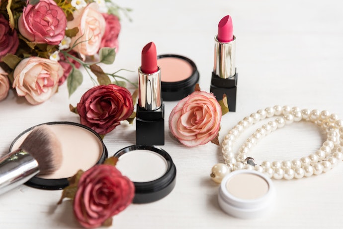 Apa saja isi paket seserahan makeup?