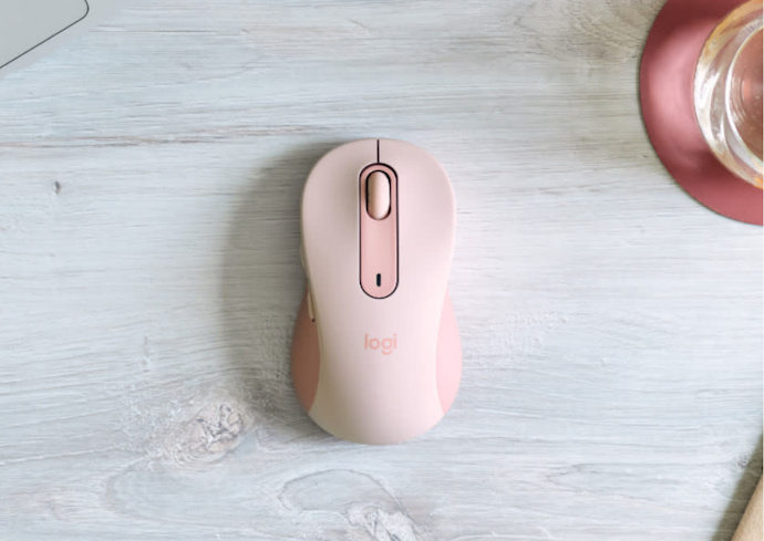 Mouse Logitech, desainnya bagus dan sesuai kebutuhan