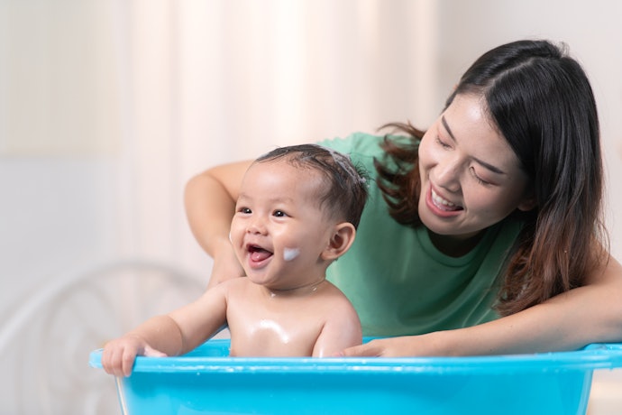 Kapan bayi boleh mandi menggunakan sabun bayi?