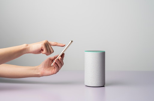Apa yang dimaksud dengan smart speaker?