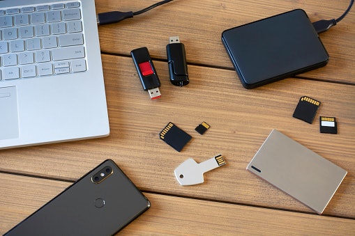 Apakah iPhone bisa pakai memory card?