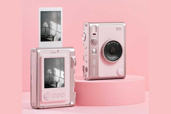 Apa itu kamera Instax?