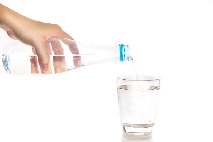 Perbedaan mineral water dan air putih biasa