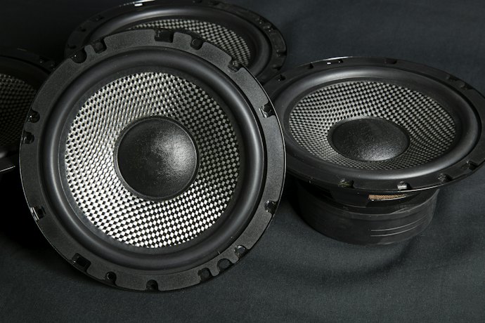 Apakah speaker woofer bisa digunakan sebagai pengganti subwoofer?