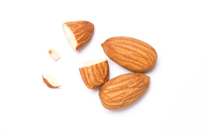 Kacang almond berapa kalori?