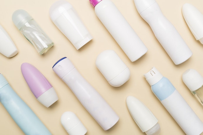 Apa perbedaan deodoran spray dan antiperspirant?