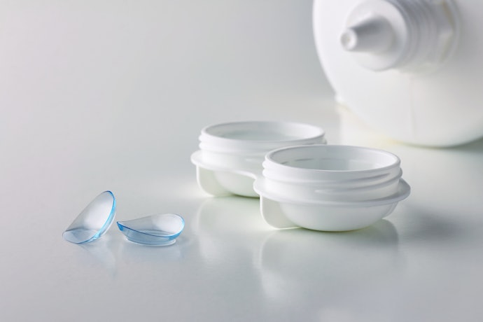 Apa perbedaan softlens kadar air tinggi dan rendah?