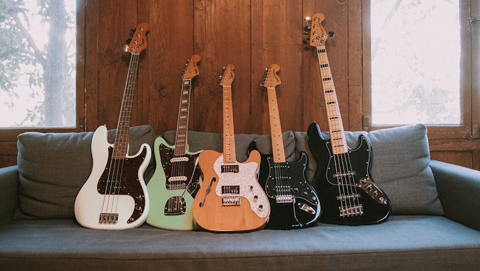 Bagaimana membedakan antara gitar Fender original dan KW?